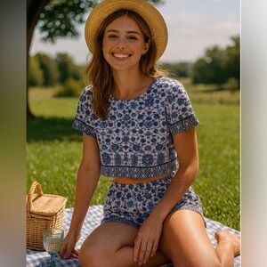 Matching set! Top and bottom NWT, AUS sz 6